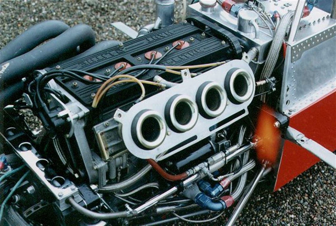 Hart racing engine